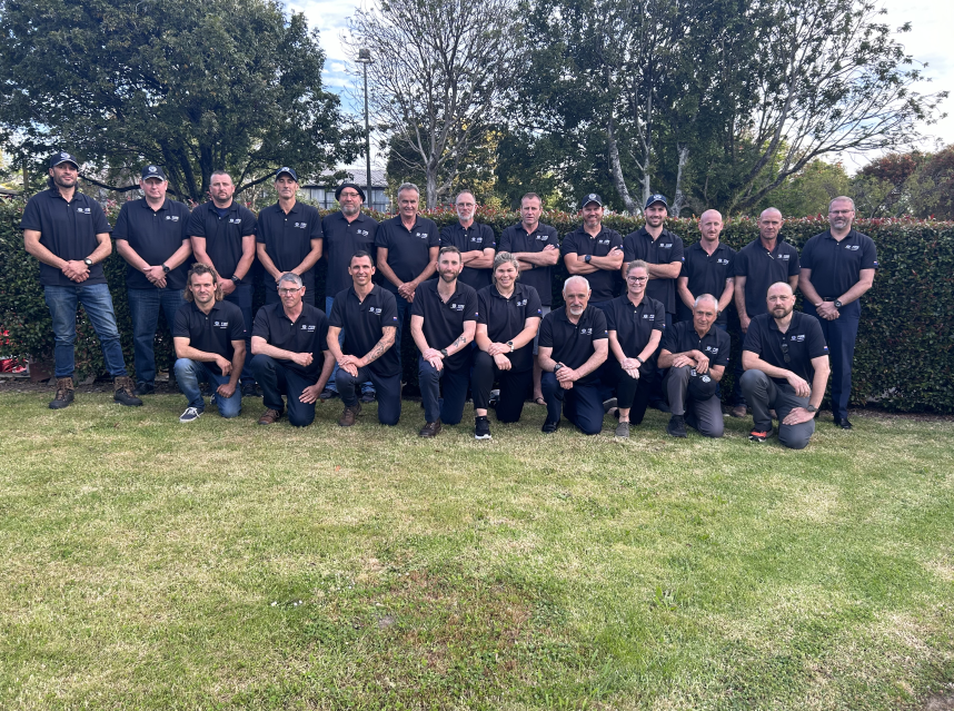 Twenty-two firefighters deployed to assist with Queensland wildfires icon